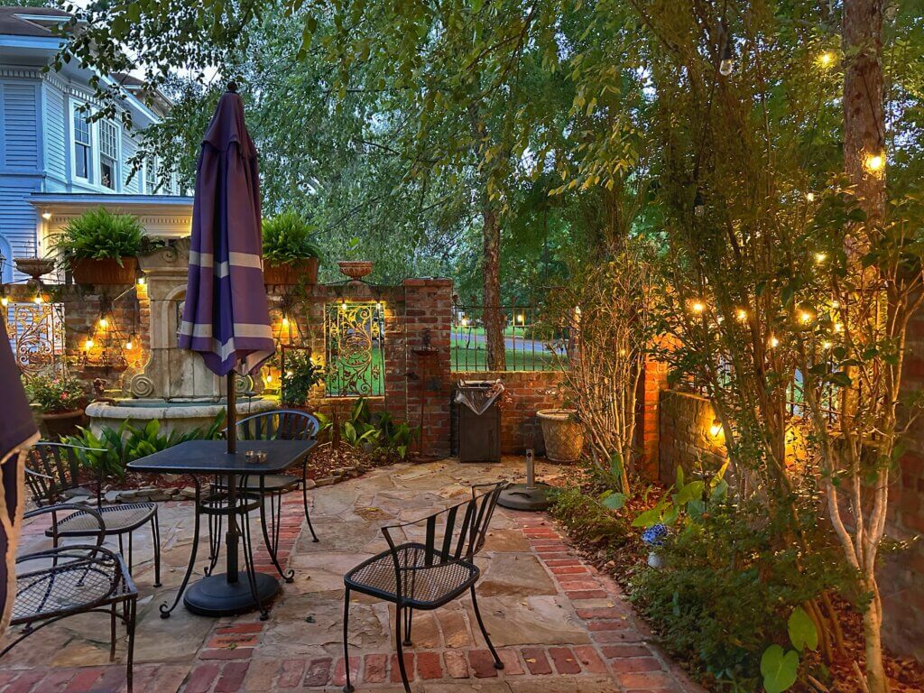 Fairfield Place Bed and Breakfast: 19th Century Elegance in Shreveport, Louisiana 9 Front courtyard at Fairfield Place Bed and Breakfast in Shreveport, Louisiana